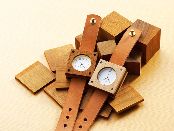 木と革を使ったオリジナル腕時計制作！