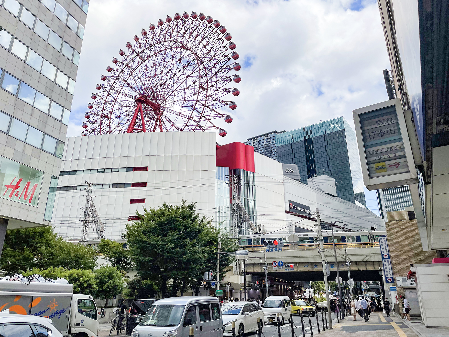 学校周辺の観光業界密集地である梅田の魅力を撮影・編集してDAIKANのSNSで伝えてみよう