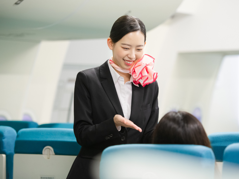 エアライン所作ワーク～グループで身につける“印象力”～