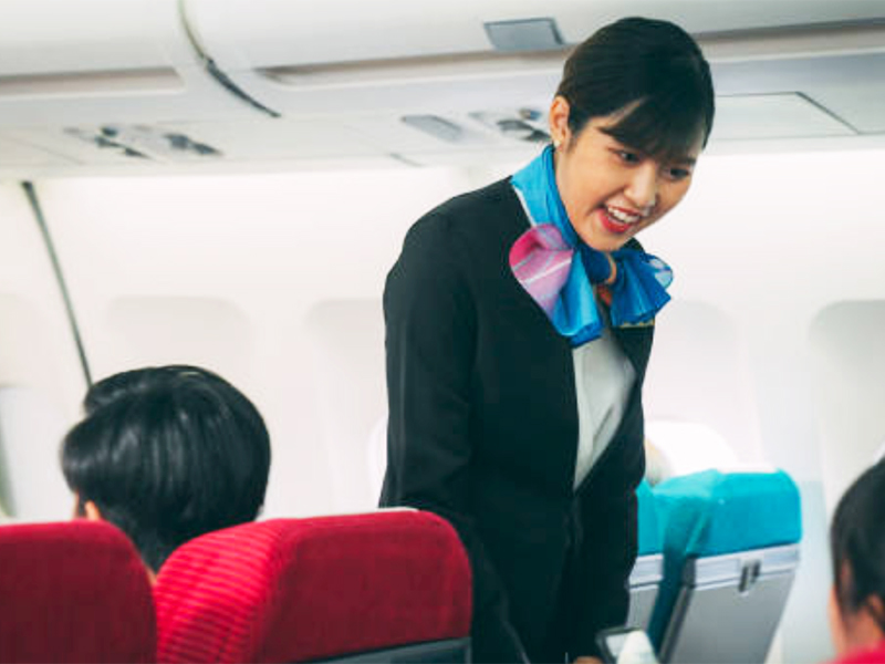 Attention Please! 英語で機内アナウンスをしてみよう!