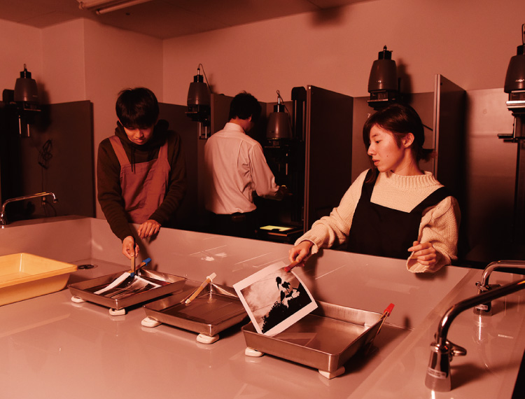 暗室で白黒写真をプリントしてみよう！暗室実習体験