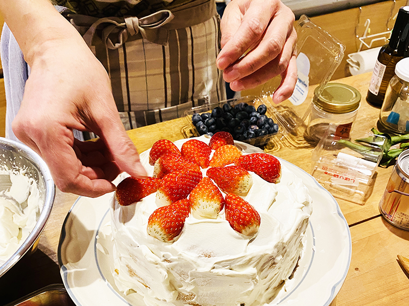 みんなで作るクリスマスケーキ