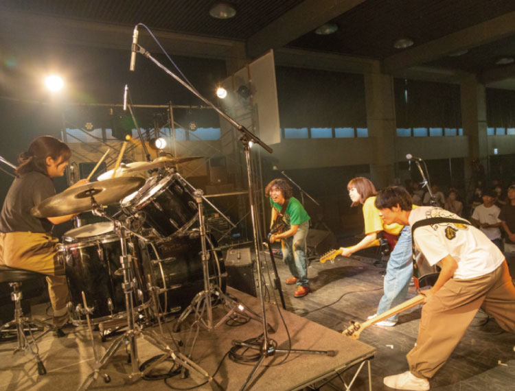 在校生のライブを見よう！
