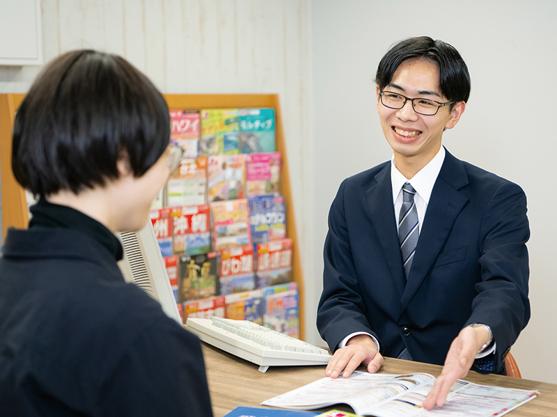 旅行カウンター実習室でセールス体験をしよう!