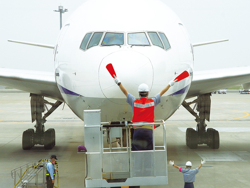 空港の裏側:グランドハンドリングってどんな仕事?