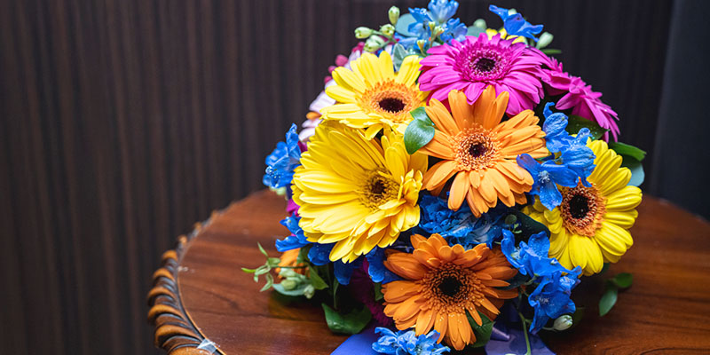 トレンドカラーのインテリアフラワー制作