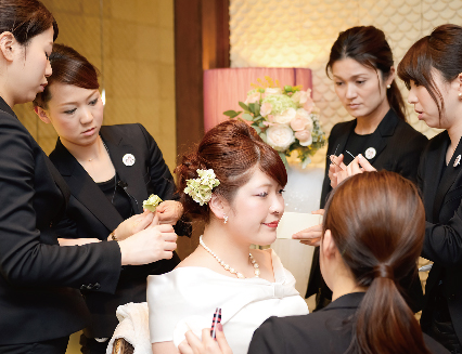ドレスを試着して☆花嫁さんの気持ちを知ろう!
