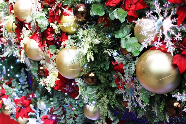 Xmasのフラワーアレンジをしてみよう☆