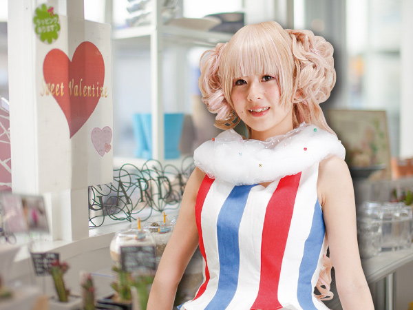 服をスタイリング!バレンタインディスプレイを体験!