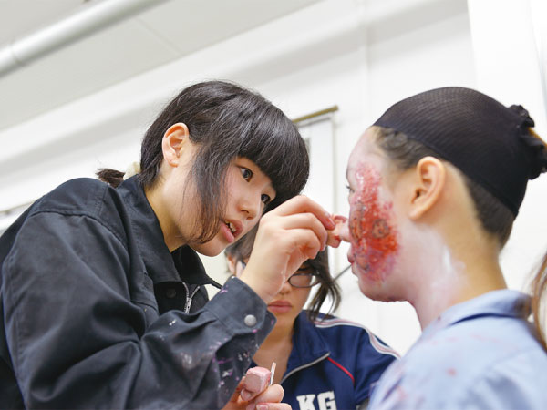 簡単ワックス傷メイクに挑戦してみよう!