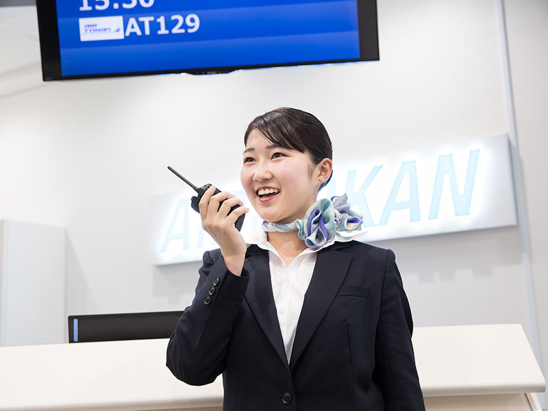 オンライン【おうちdeキット体験 】エアラインスタッフの基本スカーフの結び方