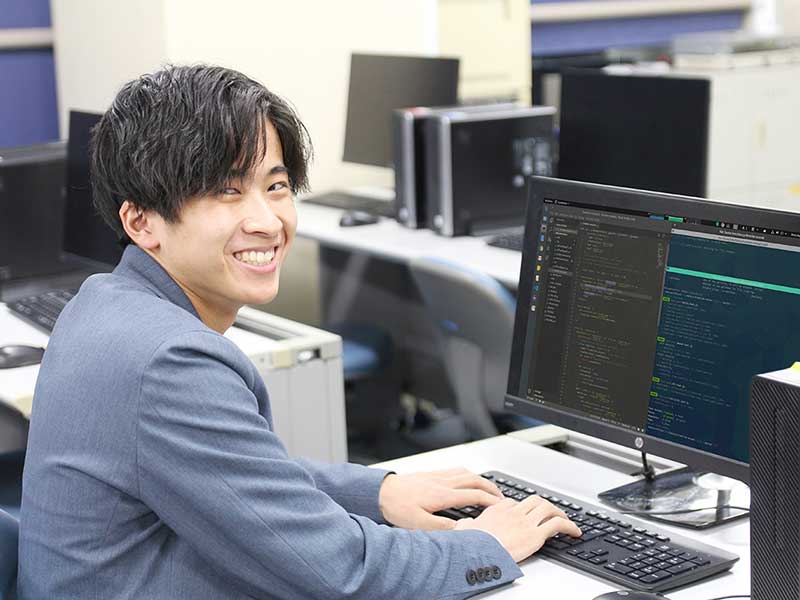 業界で活躍する卒業生による特別講座! ~未来の自分のイメージしよう~新卒1年目プログラマーに学ぶ!