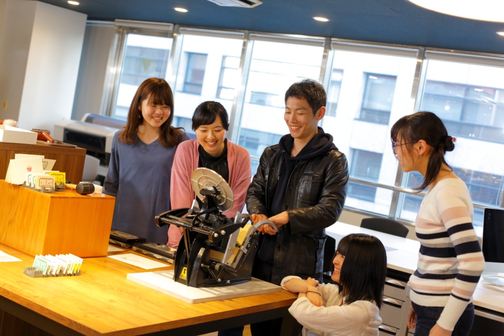 デザイン業界フェス 卒業生が教える!グラフィックデザインの現場