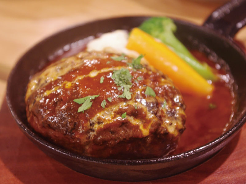 春野菜の煮込みハンバーグ
