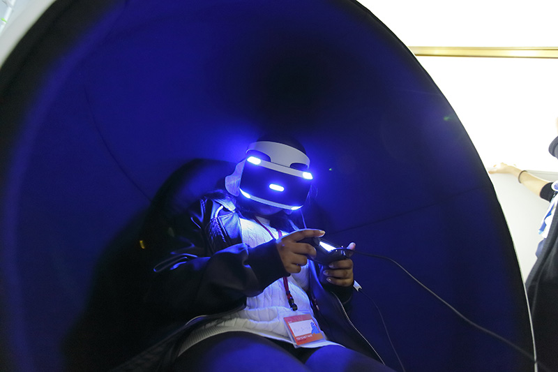 VRを体験して企画を考えよう!