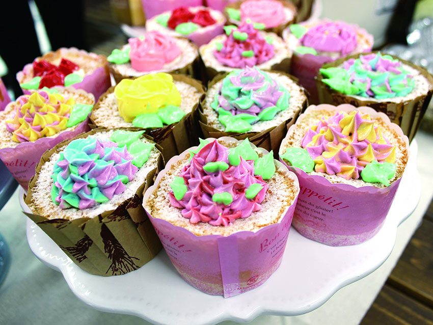 〈スイーツプロデューサー来校!〉あじさいカップケーキ