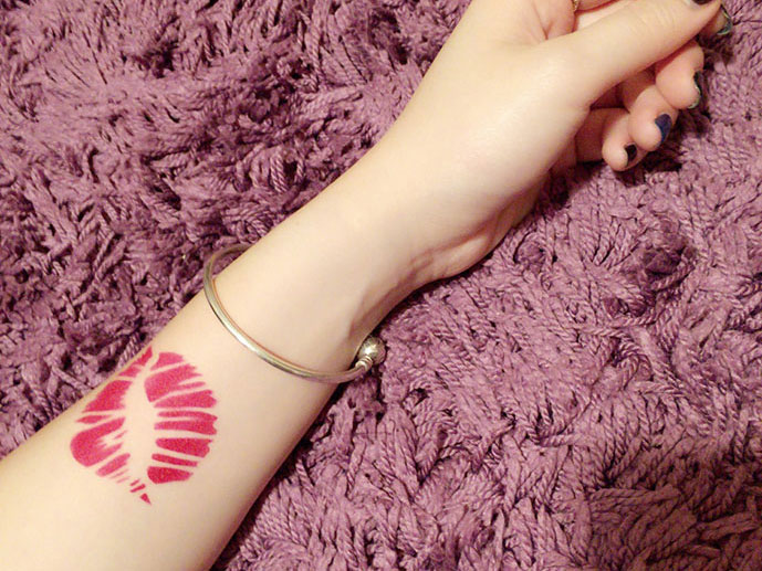 エアーブラシはじめて体験 みんなに内緒♡ 落とせるTATTOOをいれてみよう
