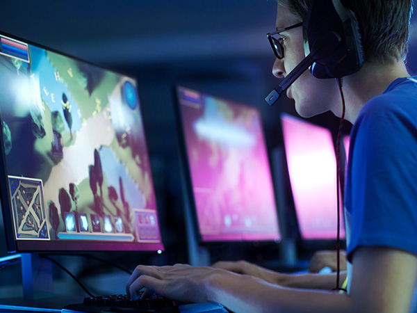 【来校 or LIVE配信】eスポーツ体験 ~シューティングゲームに挑戦~